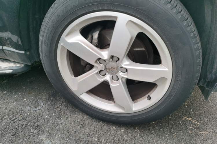 Used Audi Q5 2016 40 TFSI Comfort Model Right Front Wheel Hub