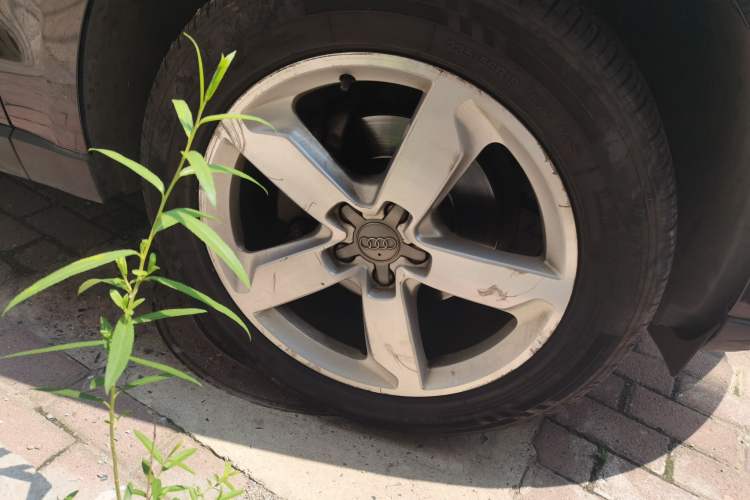 Used Audi Q5 2016 40 TFSI Technology Edition Right Front Wheel Hub