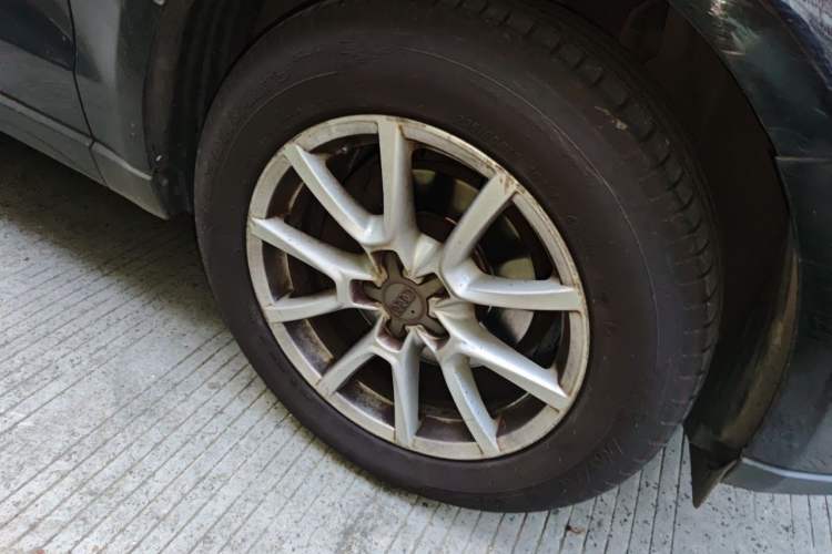 Used Audi Q5 2016 40 TFSI Trendy Edition Right Front Wheel Hub