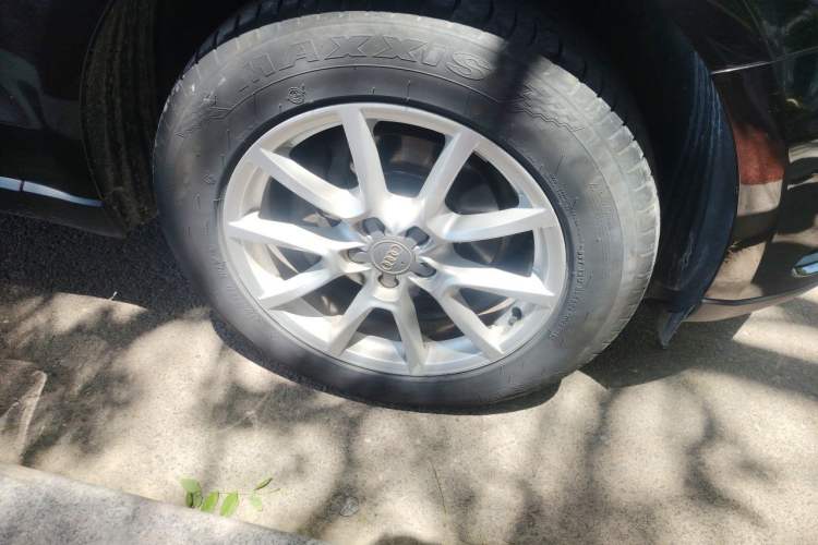 Used Audi Q5 2016 40 TFSI Trendy Edition Right Front Wheel Hub