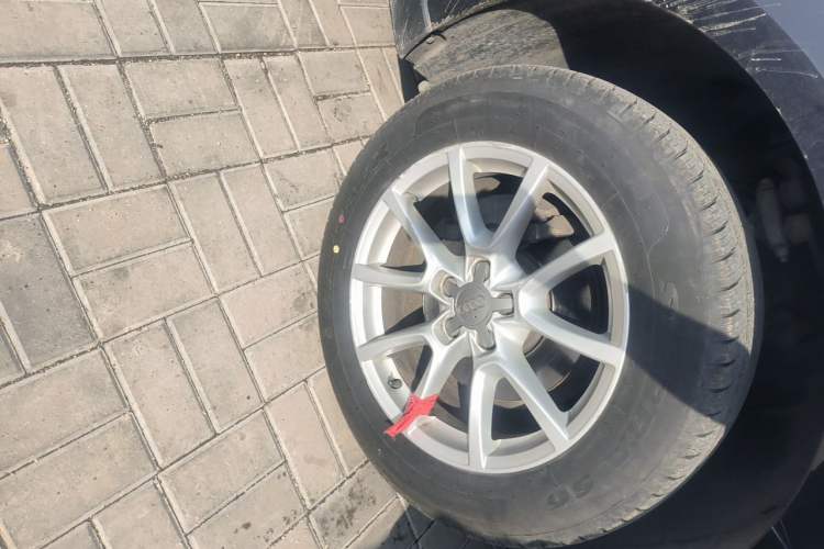Used Audi Q5 2016 40 TFSI Trendy Edition Right Front Wheel Hub