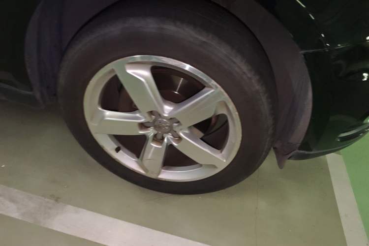 Used Audi Q5 2016 40 TFSI Technology Edition Right Front Wheel Hub