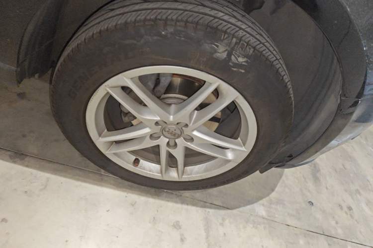 Used Audi Q5 2016 40 TFSI Comfort Model Right Front Wheel Hub