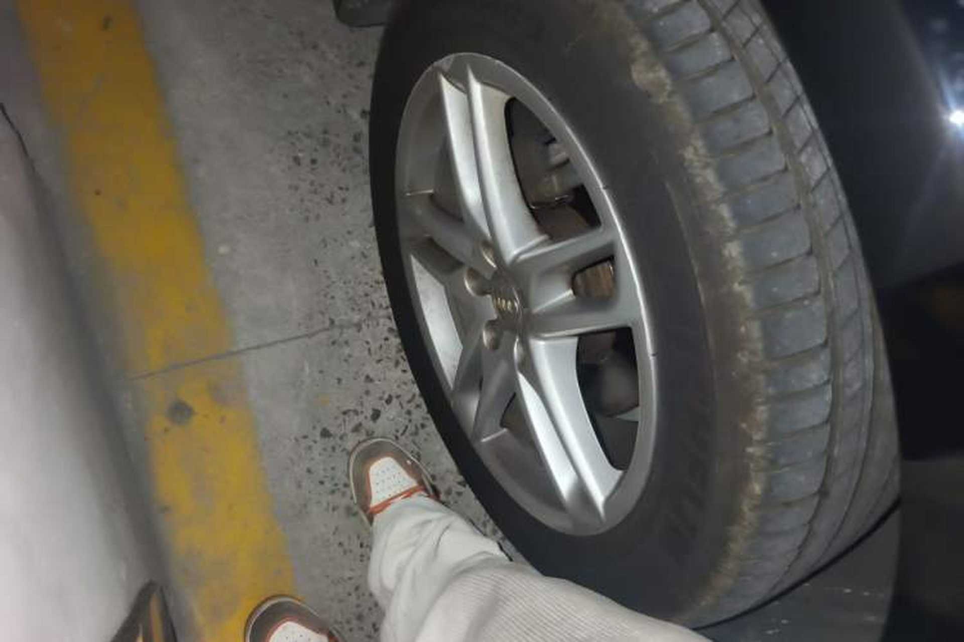 Used Audi Q5 2016 40 TFSI Comfort Model Right Front Wheel Hub