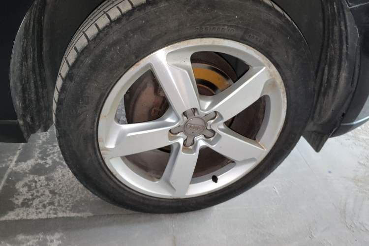 Used Audi Q5 2016 40 TFSI Technology Edition Right Front Wheel Hub