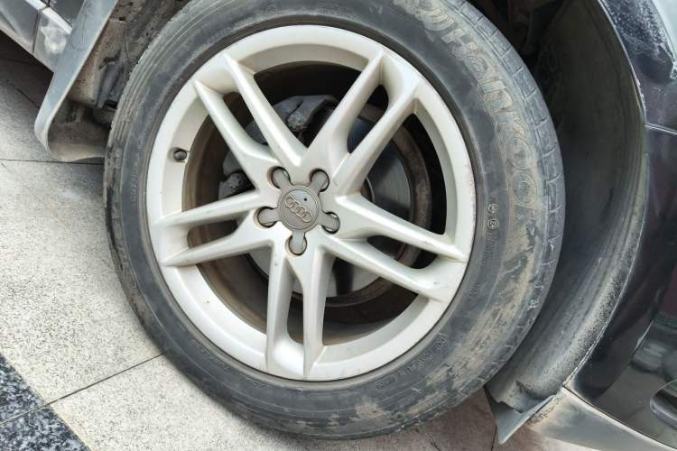 Used Audi Q5 2016 40 TFSI Comfort Model Right Front Wheel Hub