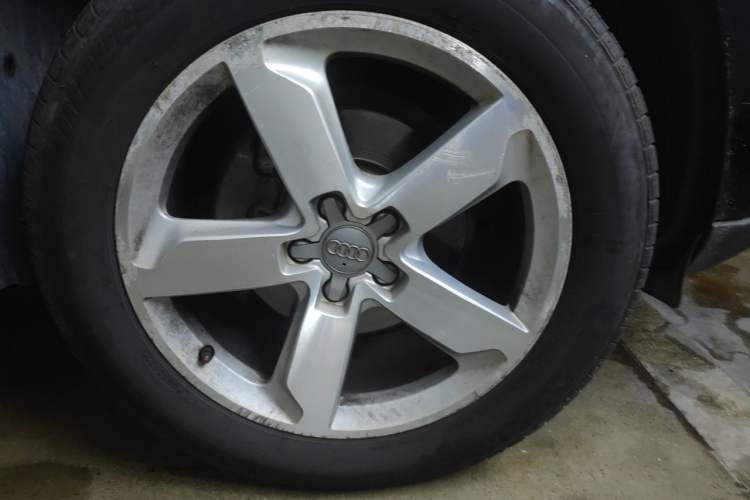 Used Audi Q5 2016 40 TFSI Trendy Edition Right Front Wheel Hub