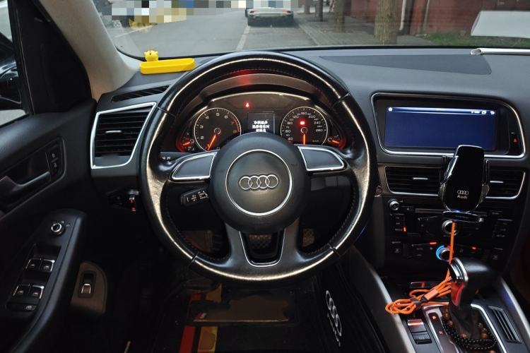 Used Audi Q5 2016 40 TFSI Trendy Edition Steering Wheel