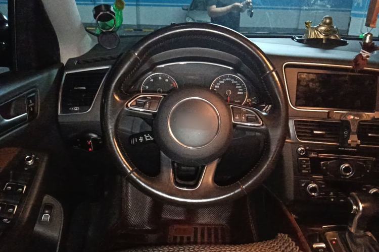 Used Audi Q5 2016 40 TFSI Technology Edition Steering Wheel