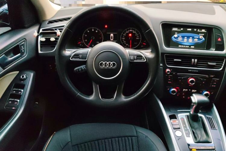 Used Audi Q5 2016 40 TFSI Technology Edition Steering Wheel