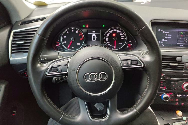 Used Audi Q5 2016 40 TFSI Technology Edition Steering Wheel