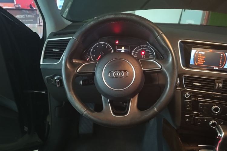 Used Audi Q5 2016 40 TFSI Trendy Edition Steering Wheel