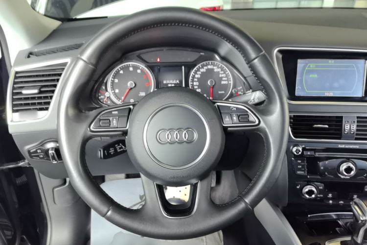 Used Audi Q5 2016 40 TFSI Technology Edition Steering Wheel