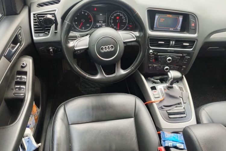 Used Audi Q5 2016 40 TFSI Trendy Edition Steering Wheel