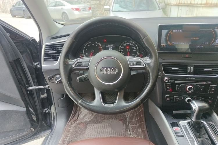 Used Audi Q5 2016 40 TFSI Trendy Edition Steering Wheel