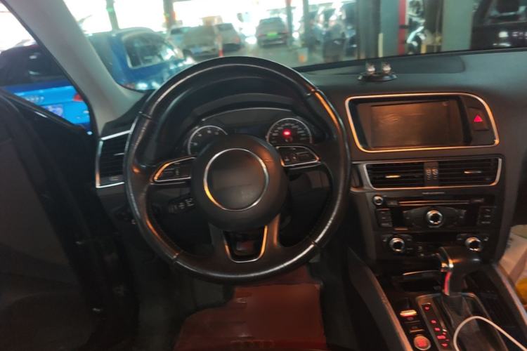 Used Audi Q5 2016 40 TFSI Technology Edition Steering Wheel