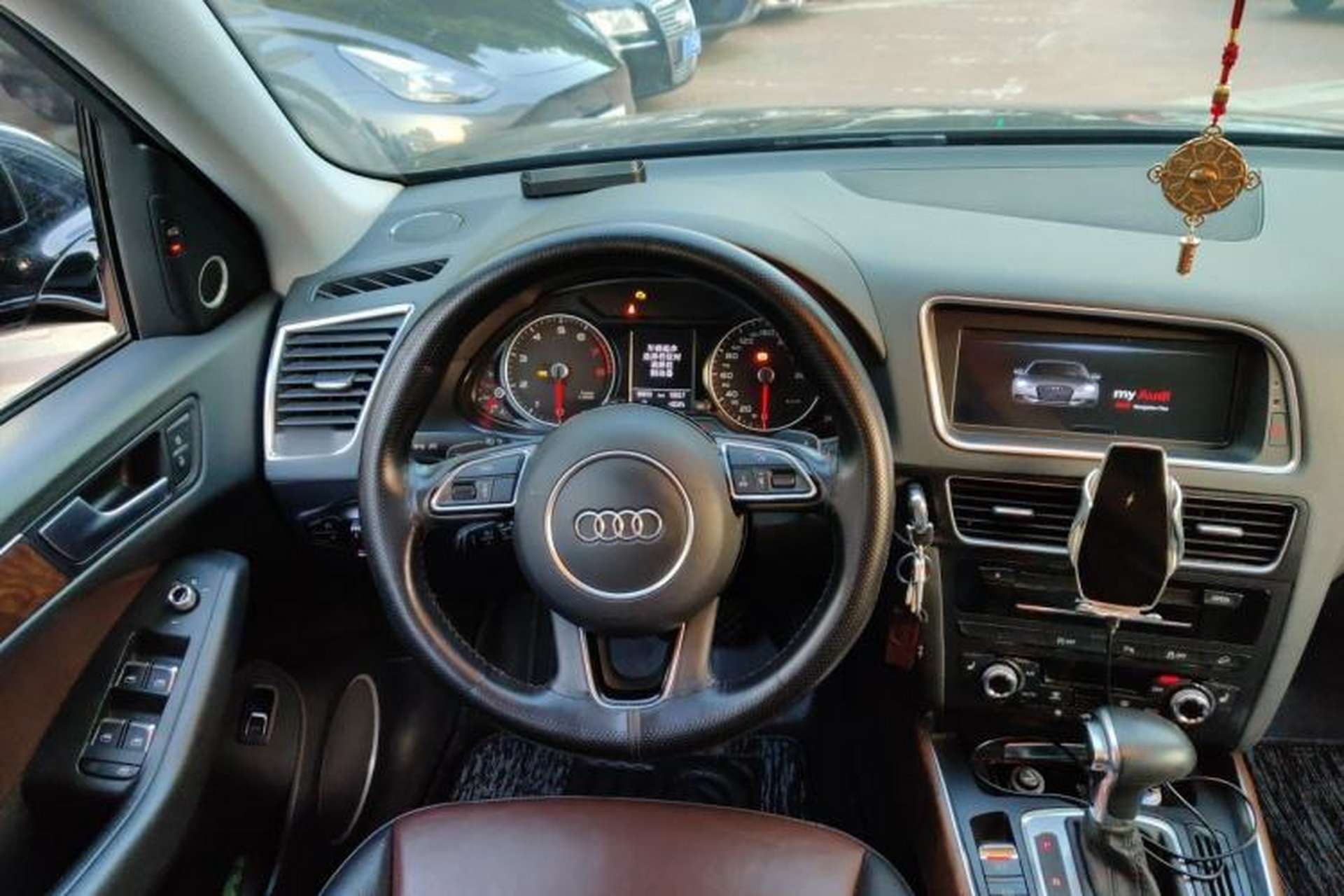 Used Audi Q5 2016 40 TFSI Comfort Model Steering Wheel