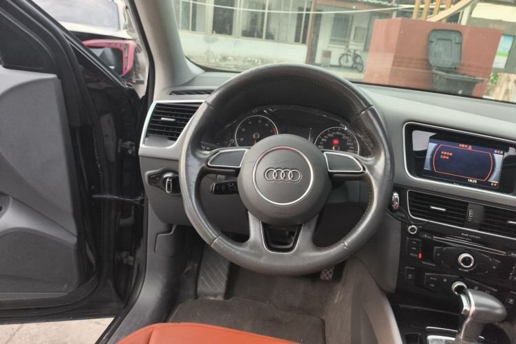 Used Audi Q5 2016 40 TFSI Trendy Edition Steering Wheel
