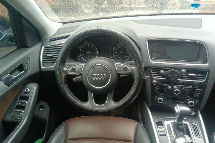 Used Audi Q5 2016 40 TFSI Technology Edition Steering Wheel