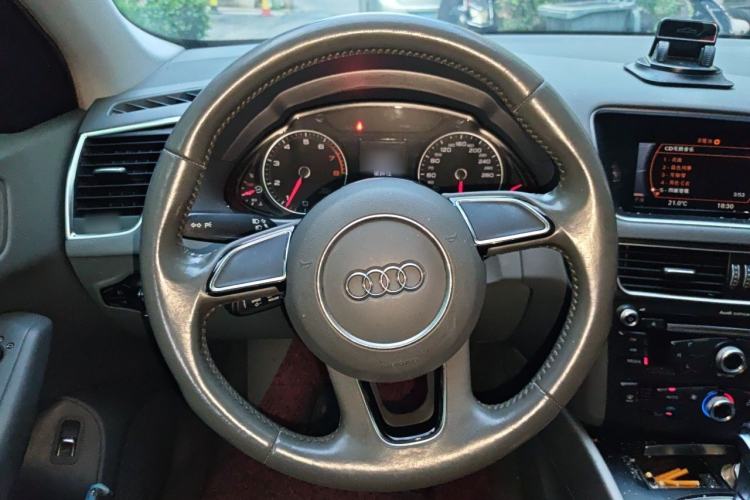 Used Audi Q5 2016 40 TFSI Trendy Edition Steering Wheel