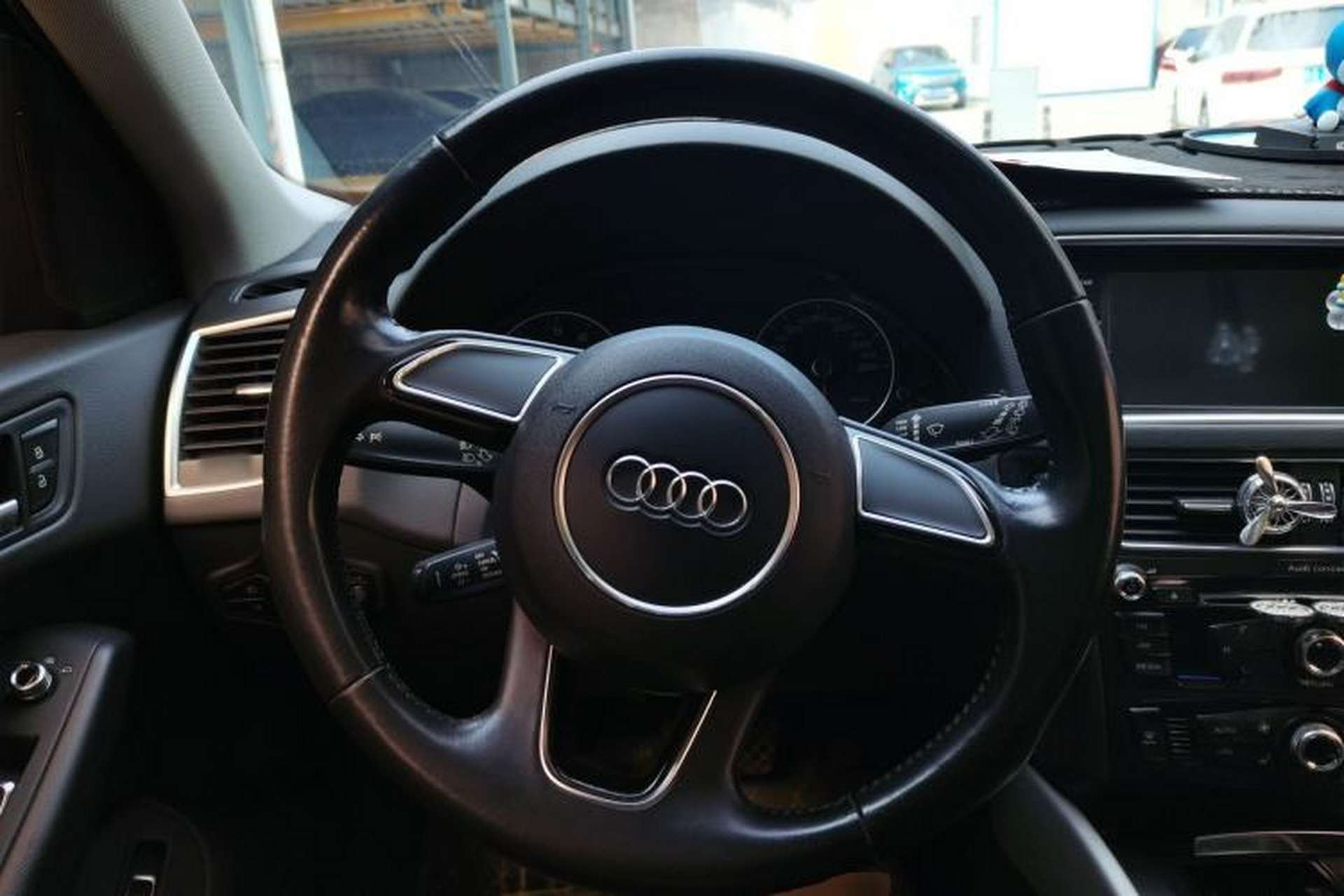 Used Audi Q5 2016 40 TFSI Trendy Edition Steering Wheel