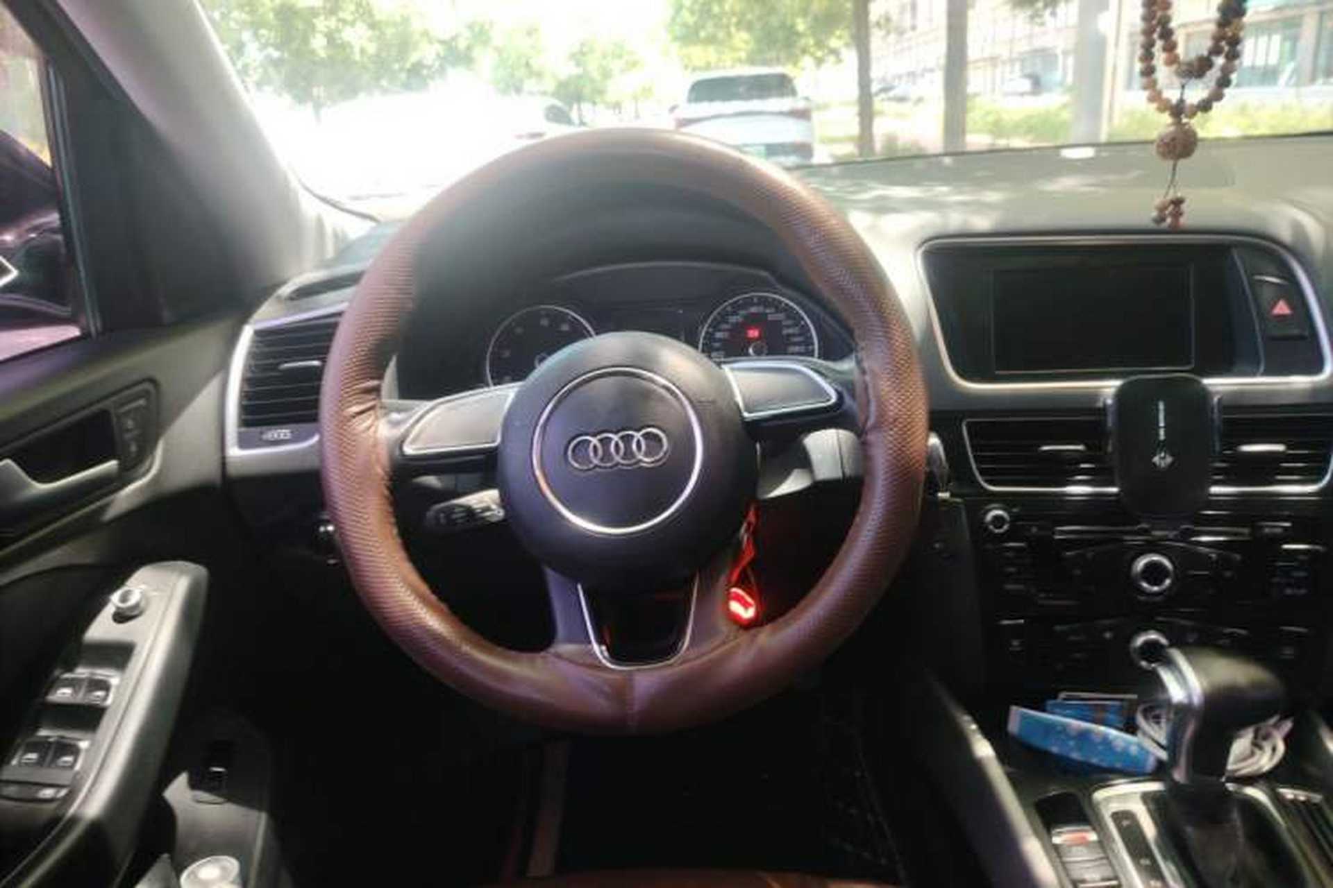 Used Audi Q5 2016 40 TFSI Trendy Edition Steering Wheel