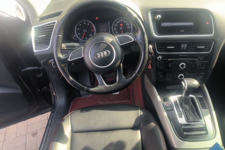 Used Audi Q5 2016 40 TFSI Trendy Edition Steering Wheel