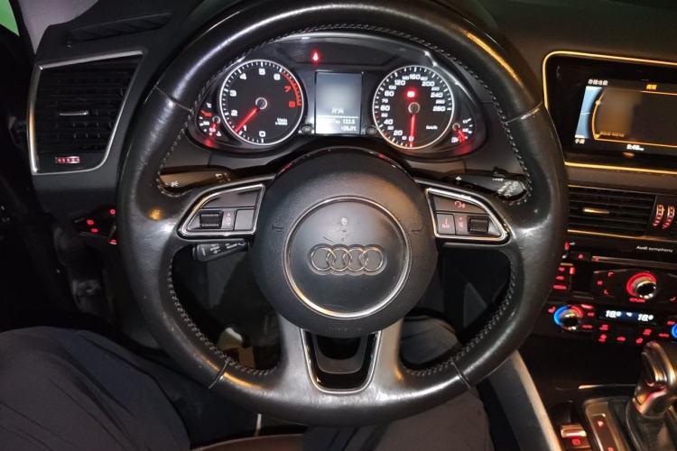Used Audi Q5 2016 40 TFSI Technology Edition Steering Wheel