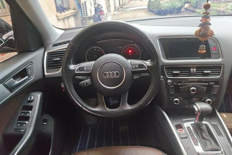 Used Audi Q5 2016 40 TFSI Technology Edition Steering Wheel
