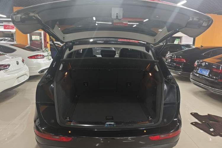 Used Audi Q5 2016 40 TFSI Technology Edition Trunk