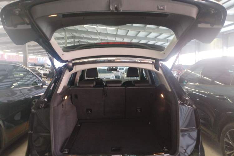 Used Audi Q5 2016 40 TFSI Technology Edition Trunk