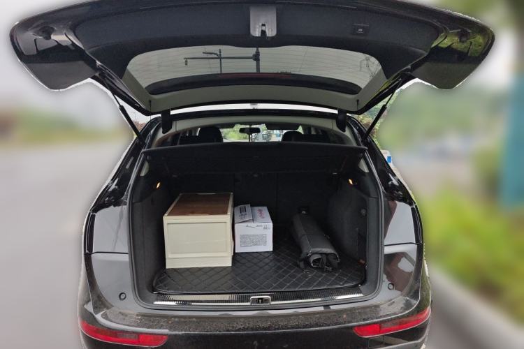 Used Audi Q5 2016 40 TFSI Comfort Model Trunk