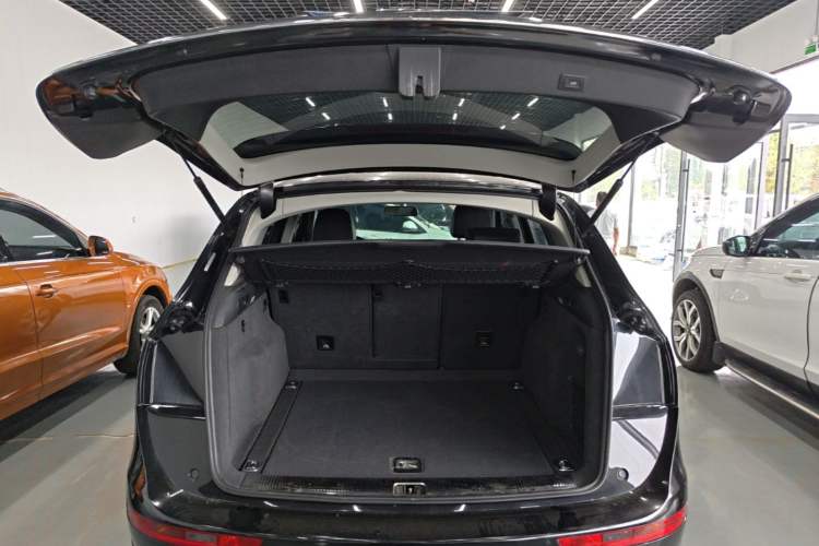 Used Audi Q5 2016 40 TFSI Technology Edition Trunk