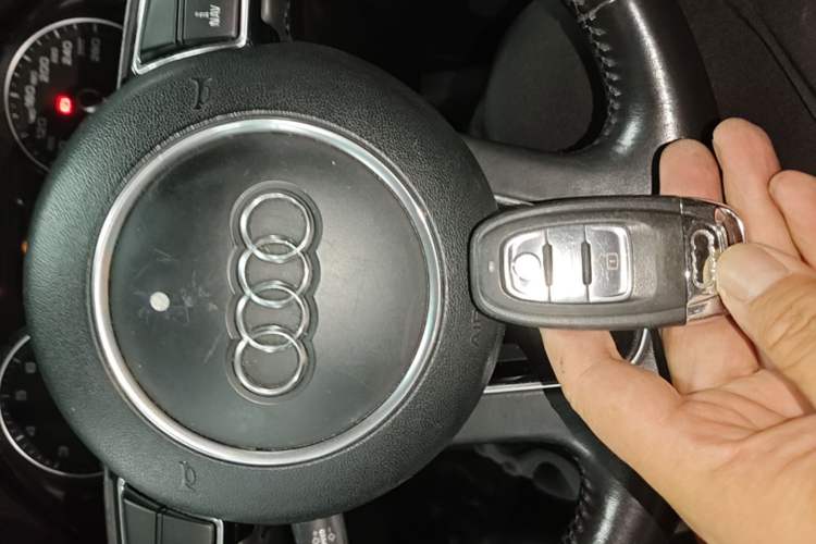 Used Audi Q5 2016 40 TFSI Technology Edition Vehicle Key