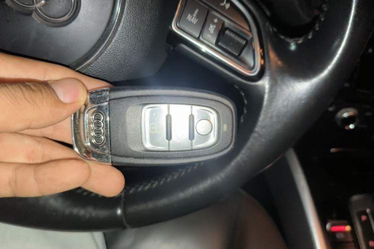 Used Audi Q5 2016 40 TFSI Technology Edition Vehicle Key