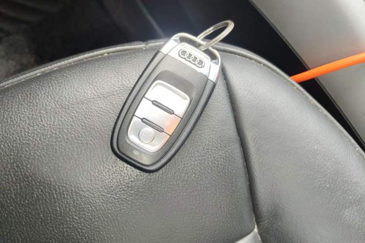 Used Audi Q5 2016 40 TFSI Trendy Edition Vehicle Key