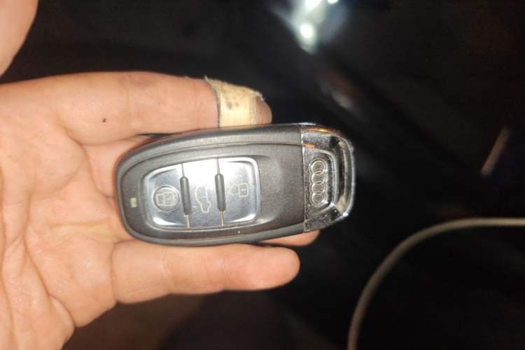 Used Audi Q5 2016 Plus 40 TFSI Dynamic Model Vehicle Key