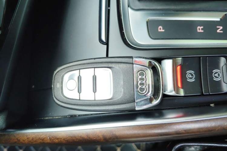 Used Audi Q5 2016 40 TFSI Technology Edition Vehicle Key