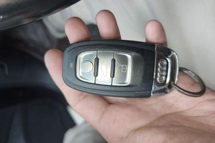 Used Audi Q5 2016 40 TFSI Trendy Edition Vehicle Key