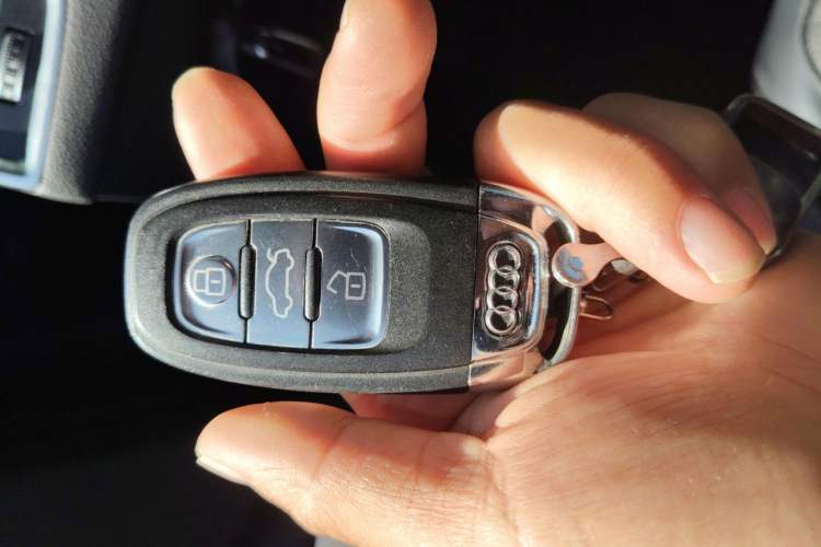 Used Audi Q5 2016 40 TFSI Technology Edition Vehicle Key