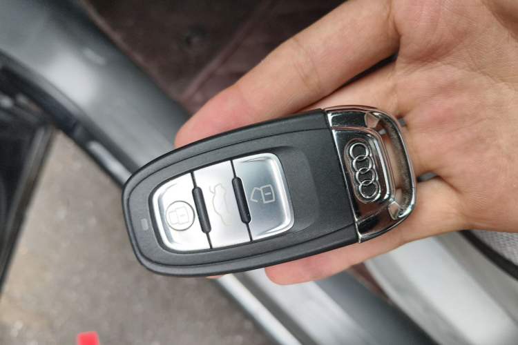 Used Audi Q5 2016 40 TFSI Trendy Edition Vehicle Key