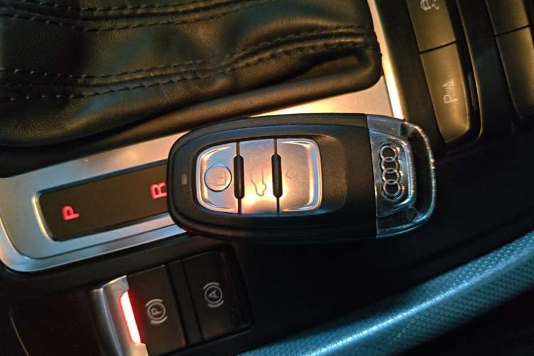 Used Audi Q5 2016 40 TFSI Technology Edition Vehicle Key