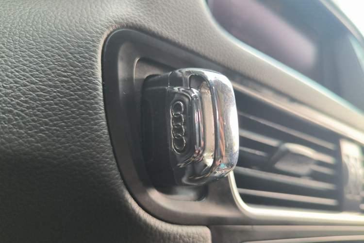 Used Audi Q5 2016 40 TFSI Technology Edition Vehicle Key