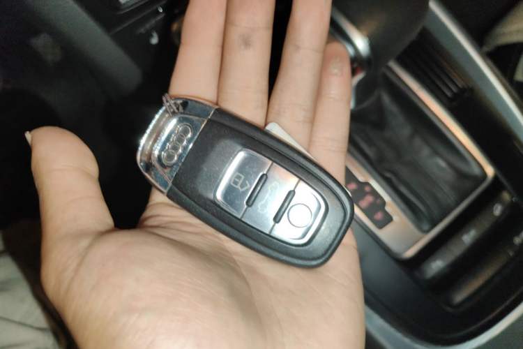 Used Audi Q5 2016 40 TFSI Technology Edition Vehicle Key