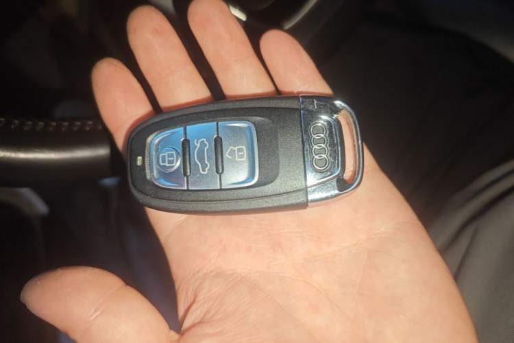 Used Audi Q5 2016 40 TFSI Technology Edition Vehicle Key