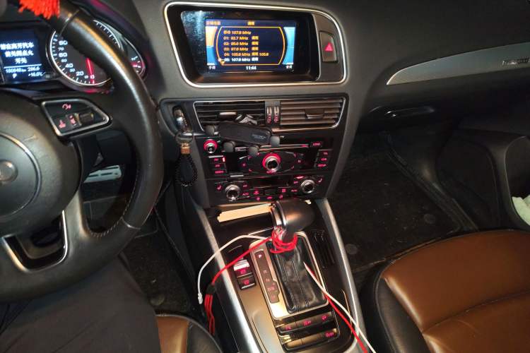 Used Audi Q5 2016 40 TFSI Technology Edition Audio And AC Panel