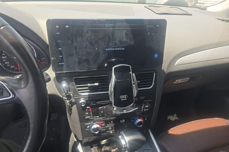 Used Audi Q5 2016 40 TFSI Technology Edition Audio And AC Panel