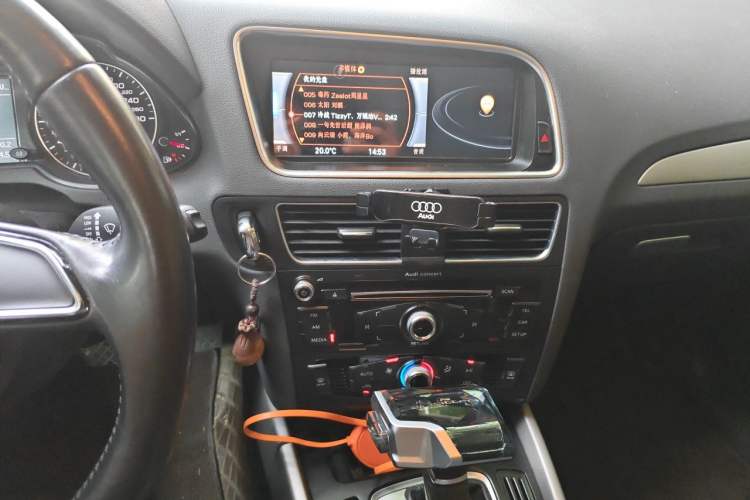 Used Audi Q5 2016 40 TFSI Trendy Edition Audio And AC Panel