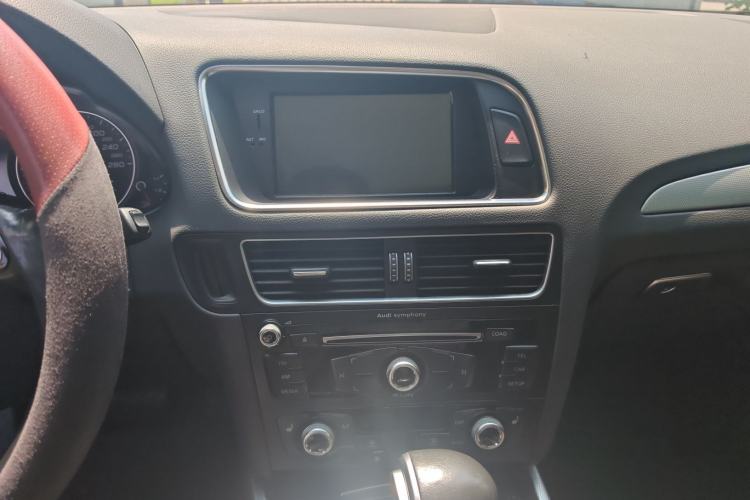 Used Audi Q5 2016 40 TFSI Technology Edition Audio And AC Panel