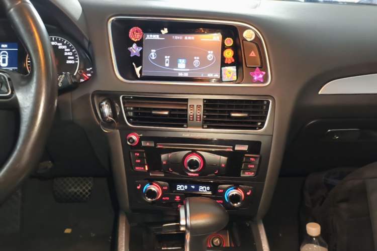 Used Audi Q5 2016 40 TFSI Technology Edition Audio And AC Panel